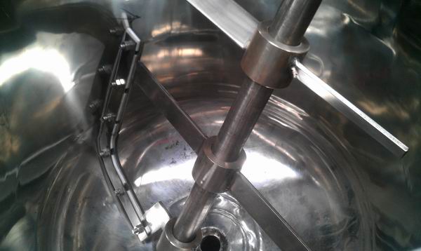 外盤半管加熱反應釜 內盤管加熱反應釜